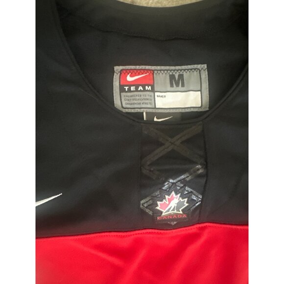 Red Wings Steve Yzerman Team Canada SIGNED 100  Jersey Nike 2014 Hockey M COA - Picture 3 of 12